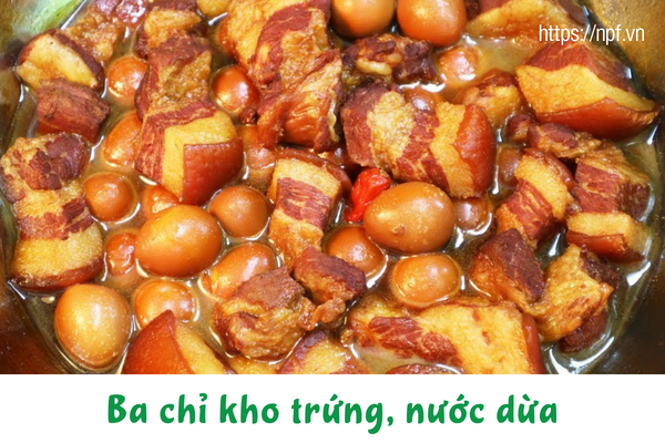 Ba chỉ kho trứng, nước dừa Ba chỉ kho trứng, nước dừa