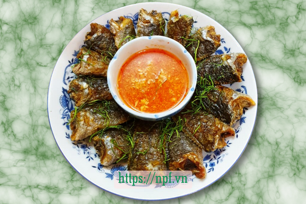 Cá rô đồng chiên giòn Cá rô đồng chiên giòn