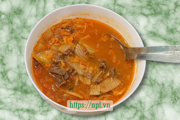 Canh bò nấu kim chi Canh bò nấu kim chi