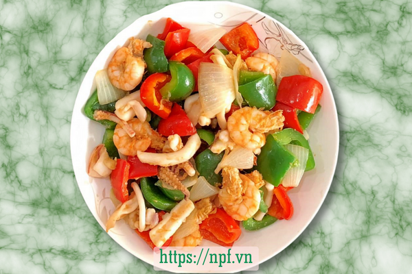 Tôm mực xào ớt chuông